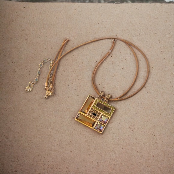 Swarovski Authentic (swan) Square crystal rose gold plt leather cord necklace - Picture 12 of 12
